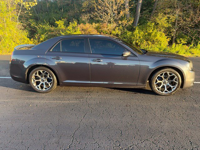 Used 2016 Chrysler 300 S w/ Luxury Group RWD image 9