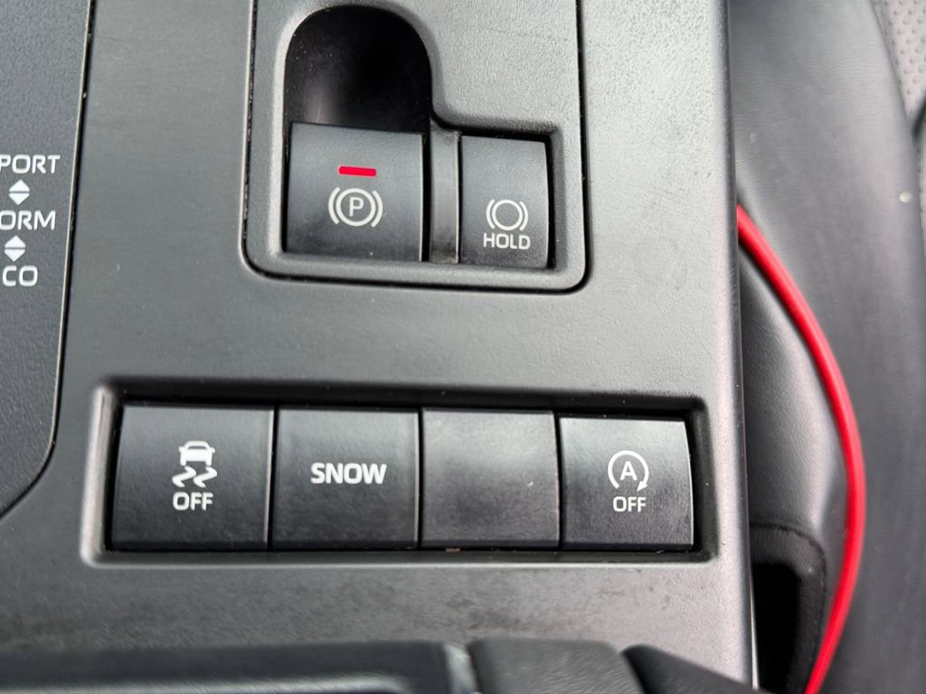 Used 2022 Toyota Highlander XLE FWD image 32