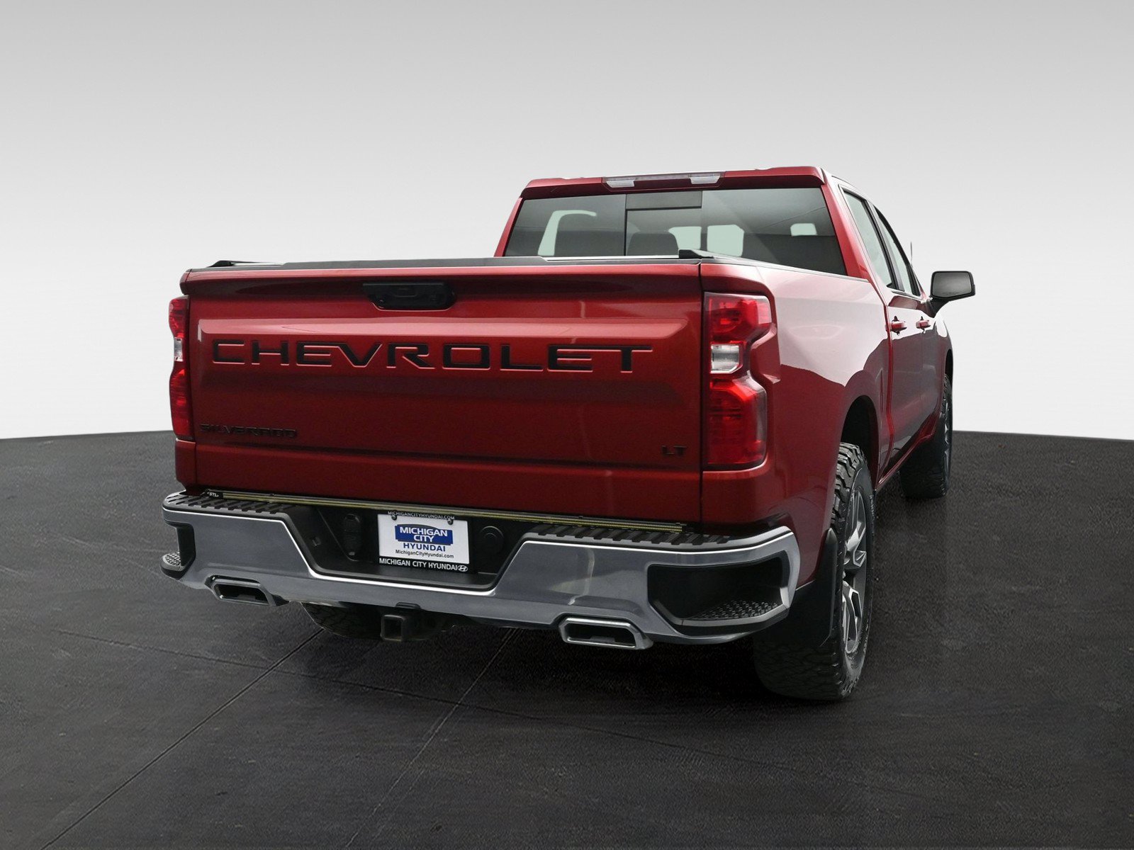 Used 2023 Chevrolet Silverado 1500 LT AWD/4WD image 4
