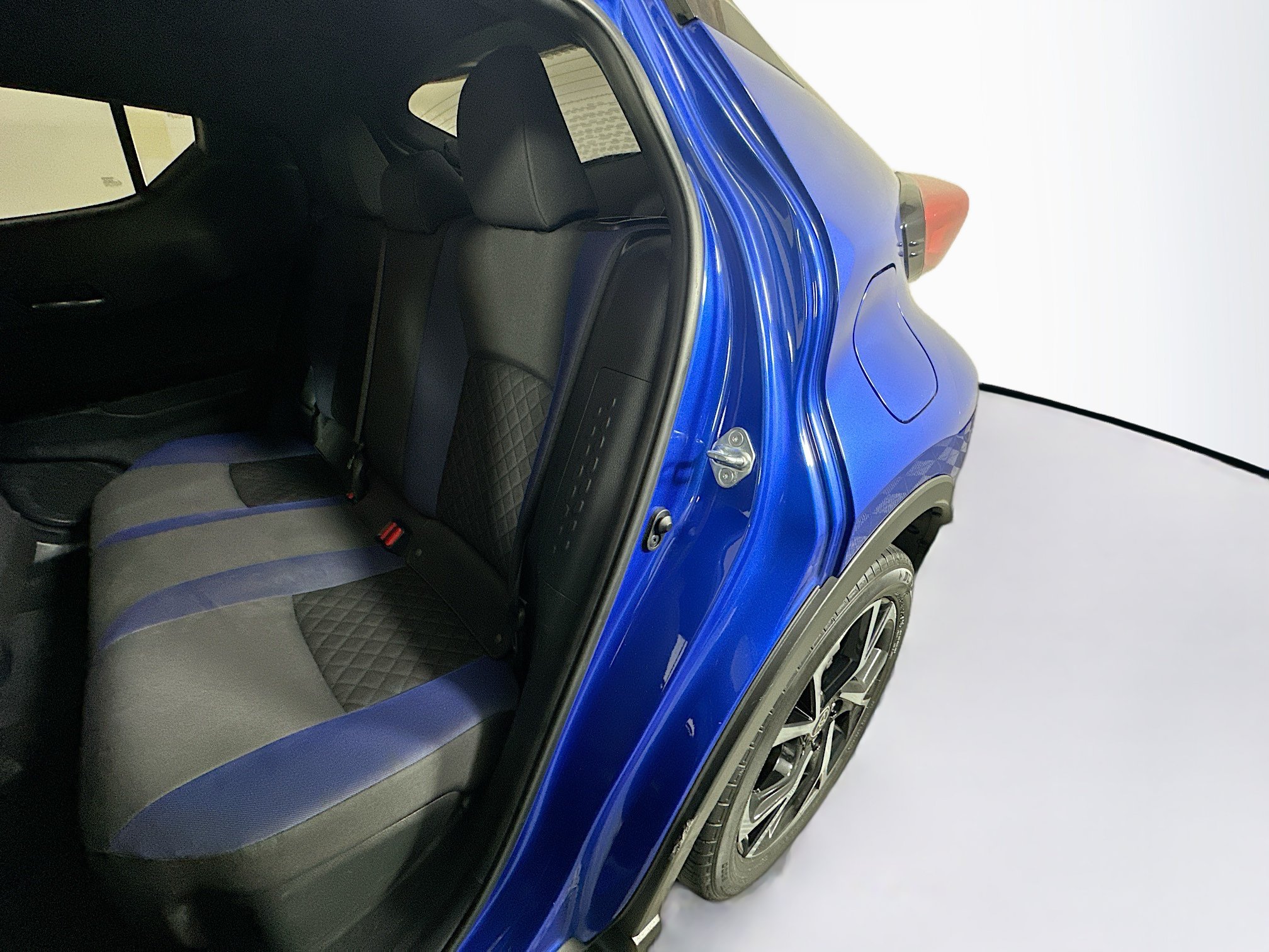 Used 2021 Toyota C-HR XLE FWD image 26