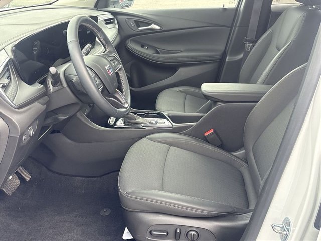 Certified 2024 Buick Encore GX Preferred w/ Comfort Package FWD image 18