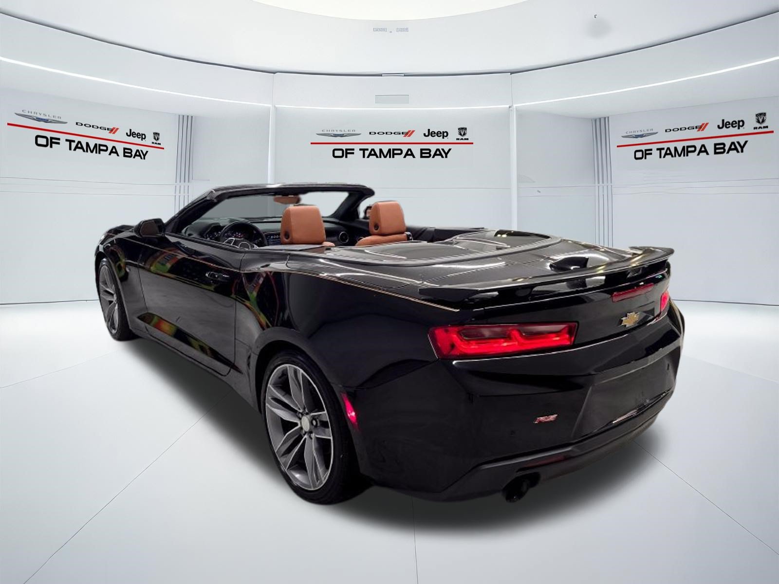 Used 2018 Chevrolet Camaro LT RWD image 14