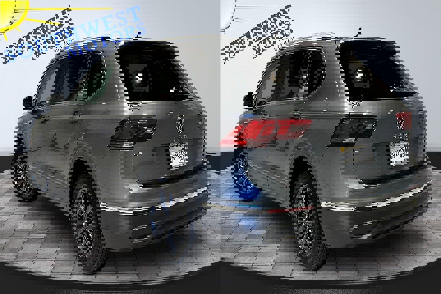 Used 2023 Volkswagen Tiguan SE image 4