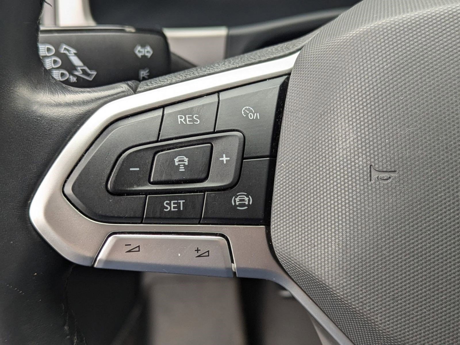 Used 2021 Volkswagen Atlas SEL Premium image 15