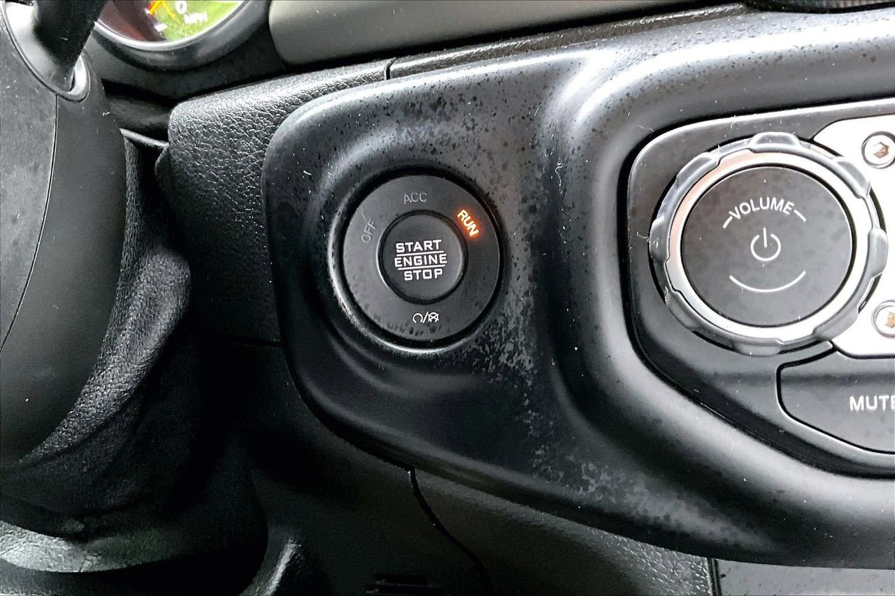 Certified 2021 Jeep Gladiator Sport AWD/4WD image 26
