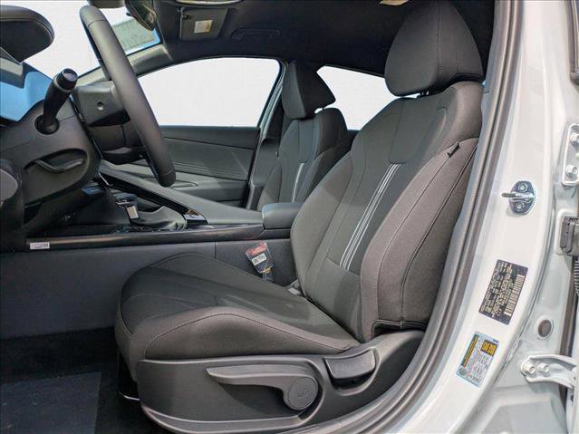 New 2025 Hyundai Elantra SEL image 4