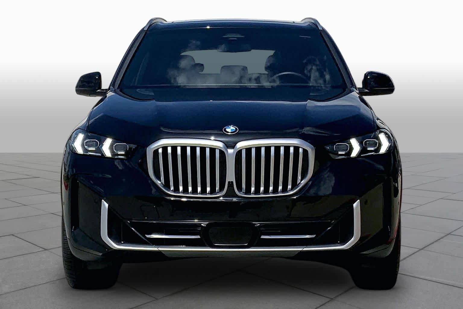 Used 2024 BMW X5 xDrive40i w/ Premium Package AWD/4WD image 3