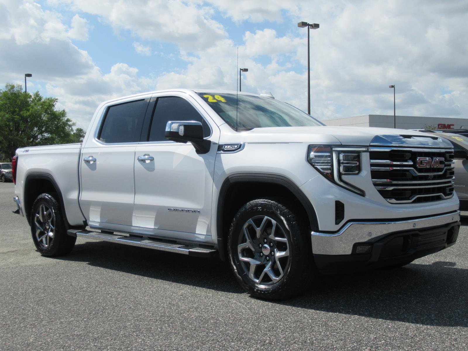 Used 2024 GMC Sierra 1500 SLT w/ SLT Premium Plus Package AWD/4WD image 1