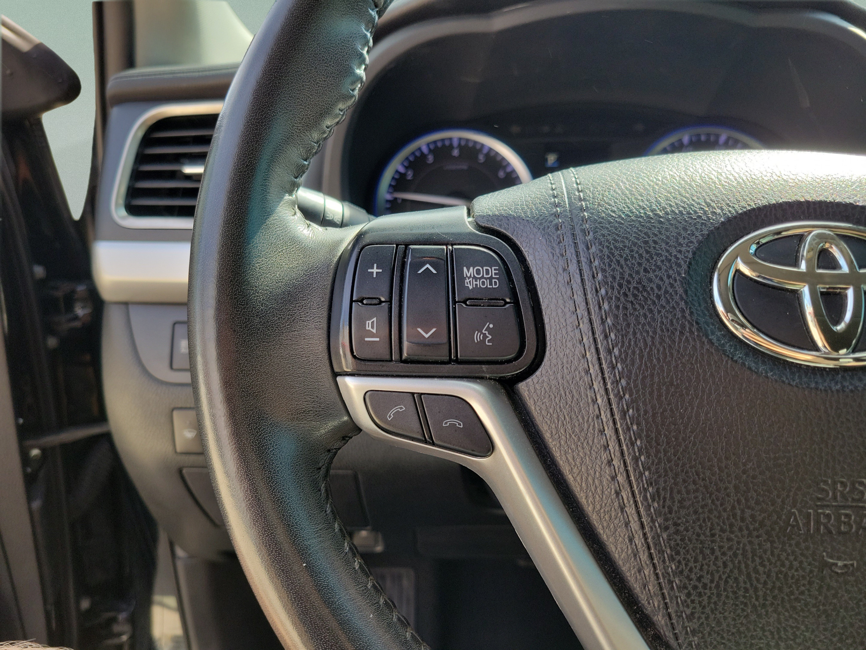 Used 2019 Toyota Highlander SE AWD/4WD image 13