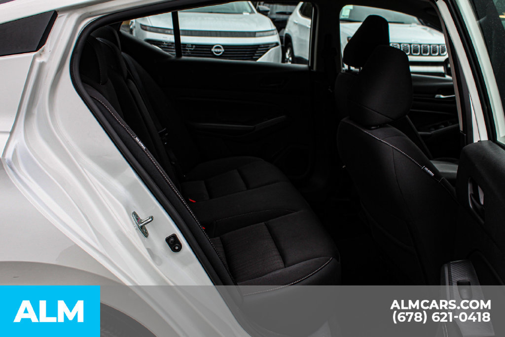 Used 2024 Nissan Altima 2.5 SV FWD image 18