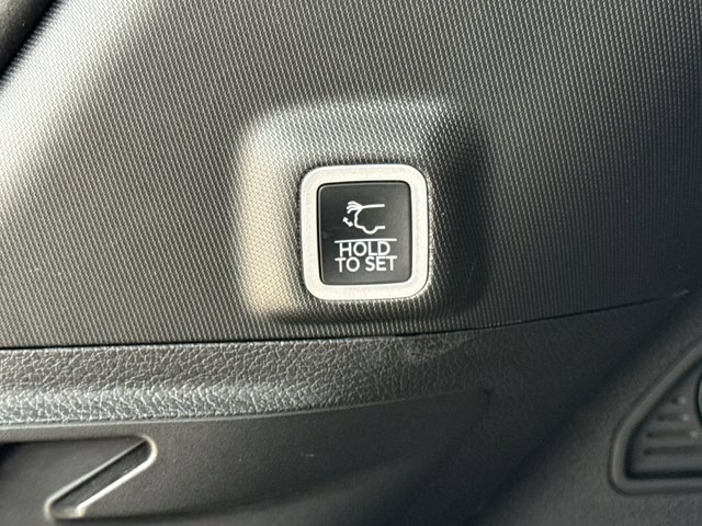Used 2025 Jeep Grand Cherokee Summit AWD/4WD image 12