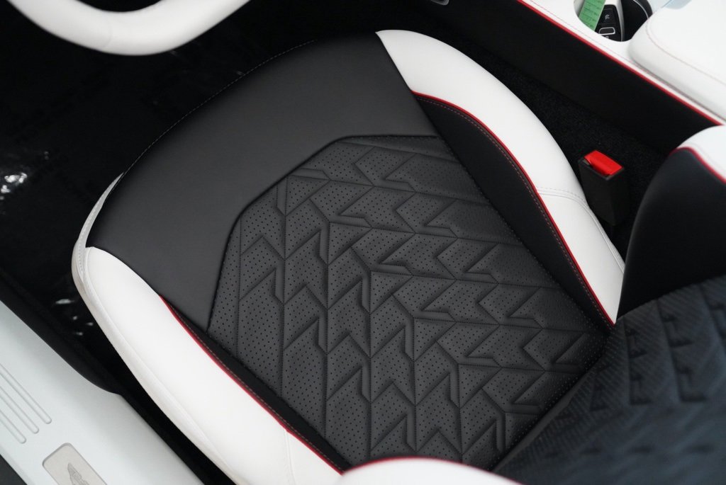 New 2026 Aston Martin Vanquish Convertible image 10