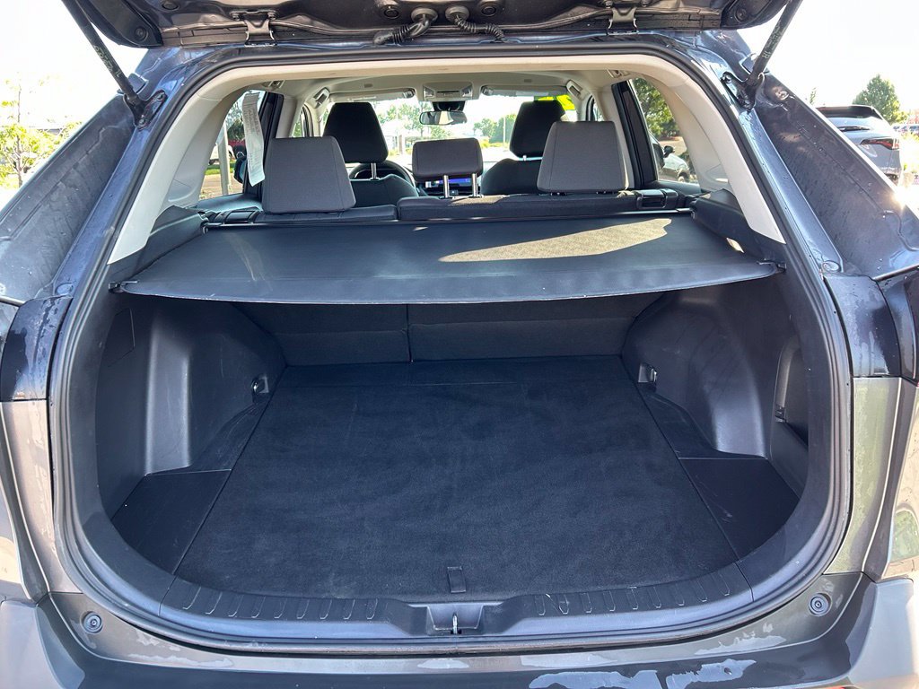 Used 2025 Toyota RAV4 XLE AWD/4WD image 28
