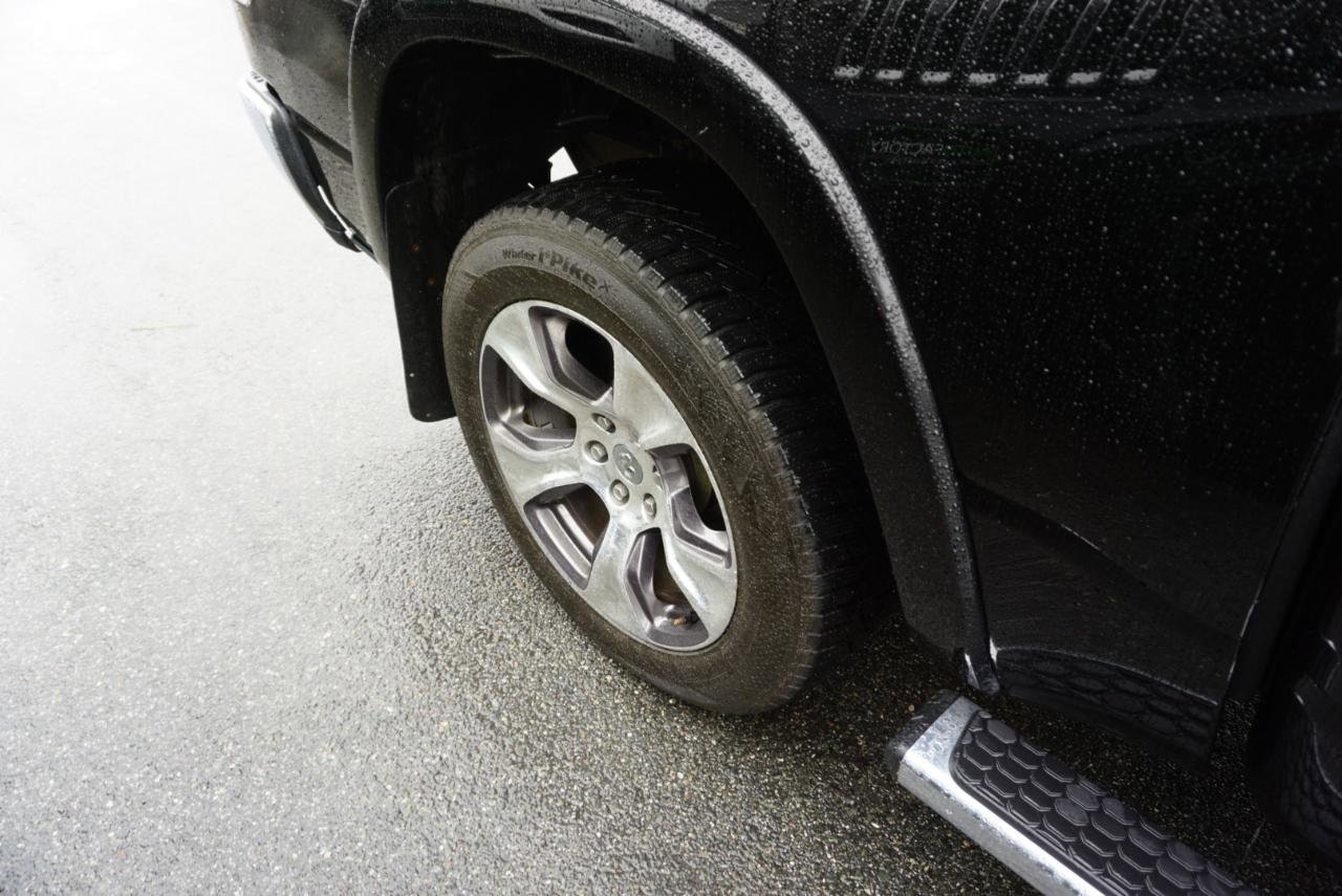 Used 2019 RAM 1500 Laramie AWD/4WD image 6