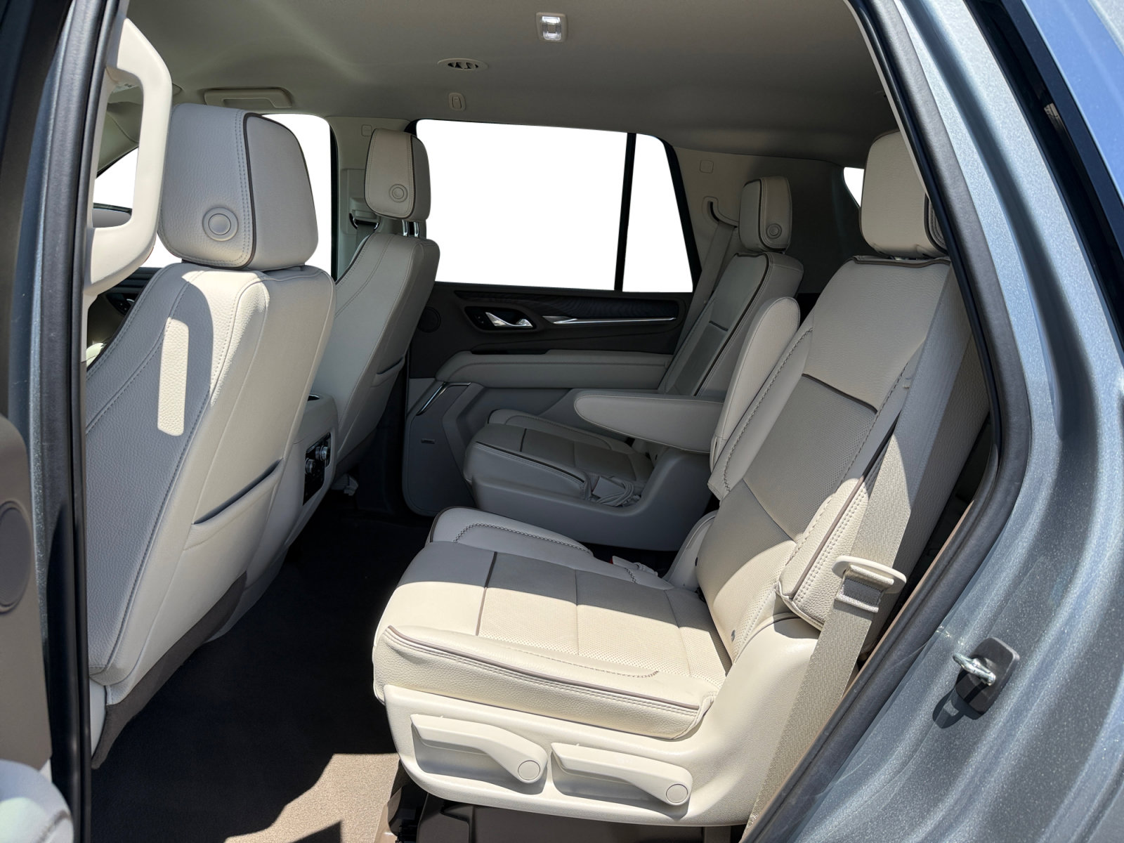 Used 2023 GMC Yukon Denali AWD/4WD image 16