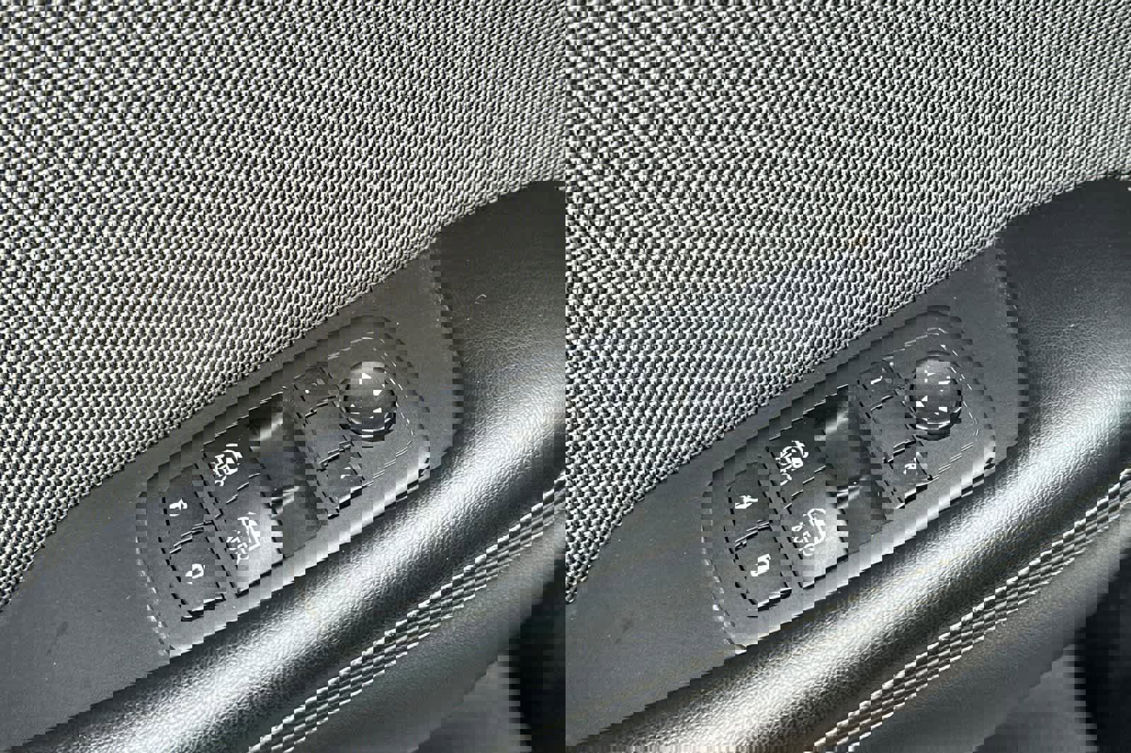 Used 2015 Dodge Challenger R/T w/ Quick Order Package 28B R/T RWD image 13