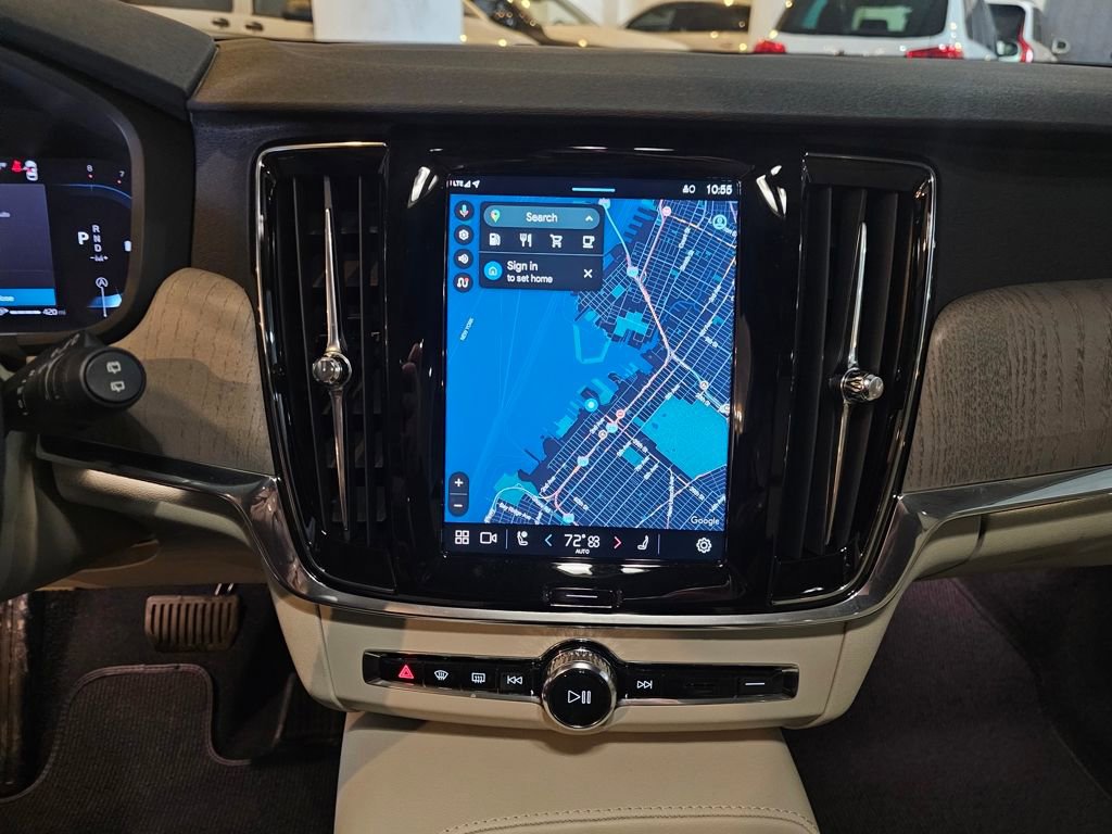 Certified 2025 Volvo V90 B6 Cross Country Plus AWD/4WD image 23