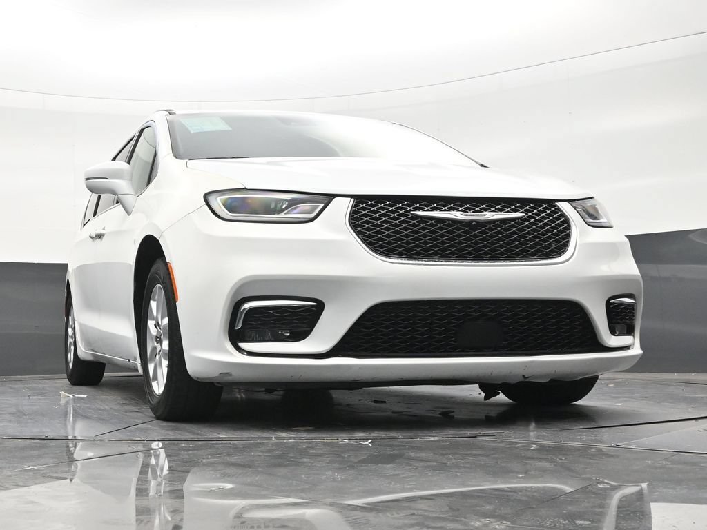 Used 2022 Chrysler Pacifica Touring-L FWD image 26