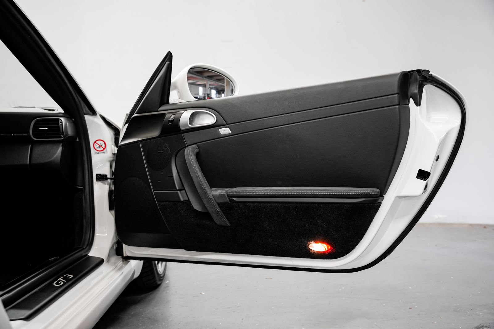 Used 2010 Porsche 911 GT3 RWD image 23