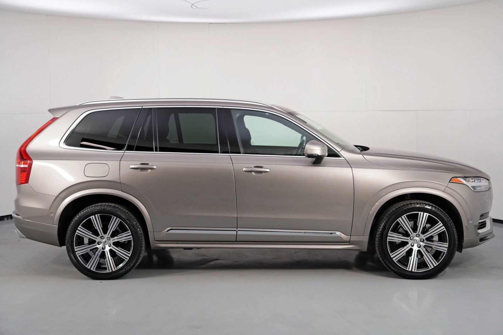 Used 2020 Volvo XC90 T8 Inscription w/ Protection Package image 57