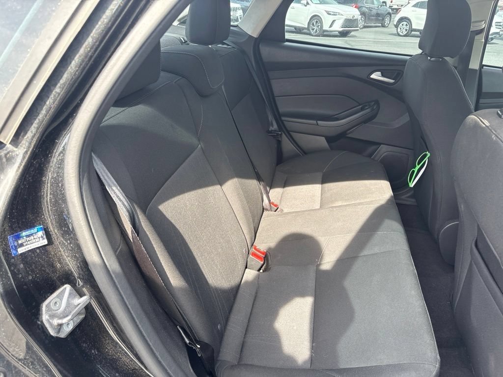 Used 2015 Ford Focus SE FWD image 16