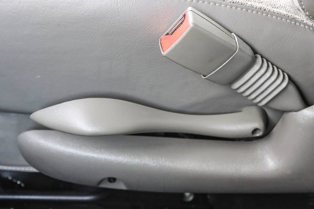 Used 2022 Chevrolet Express 3500 Work Van w/ Driver Convenience Package image 44