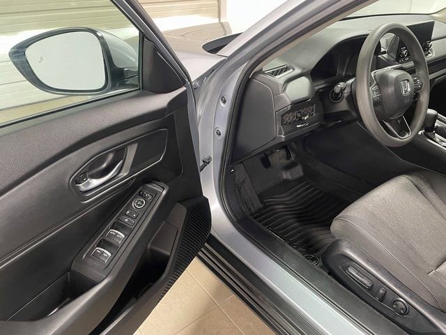 Used 2023 Honda Accord EX image 10