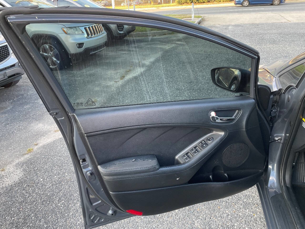 Used 2016 Kia Forte LX image 12