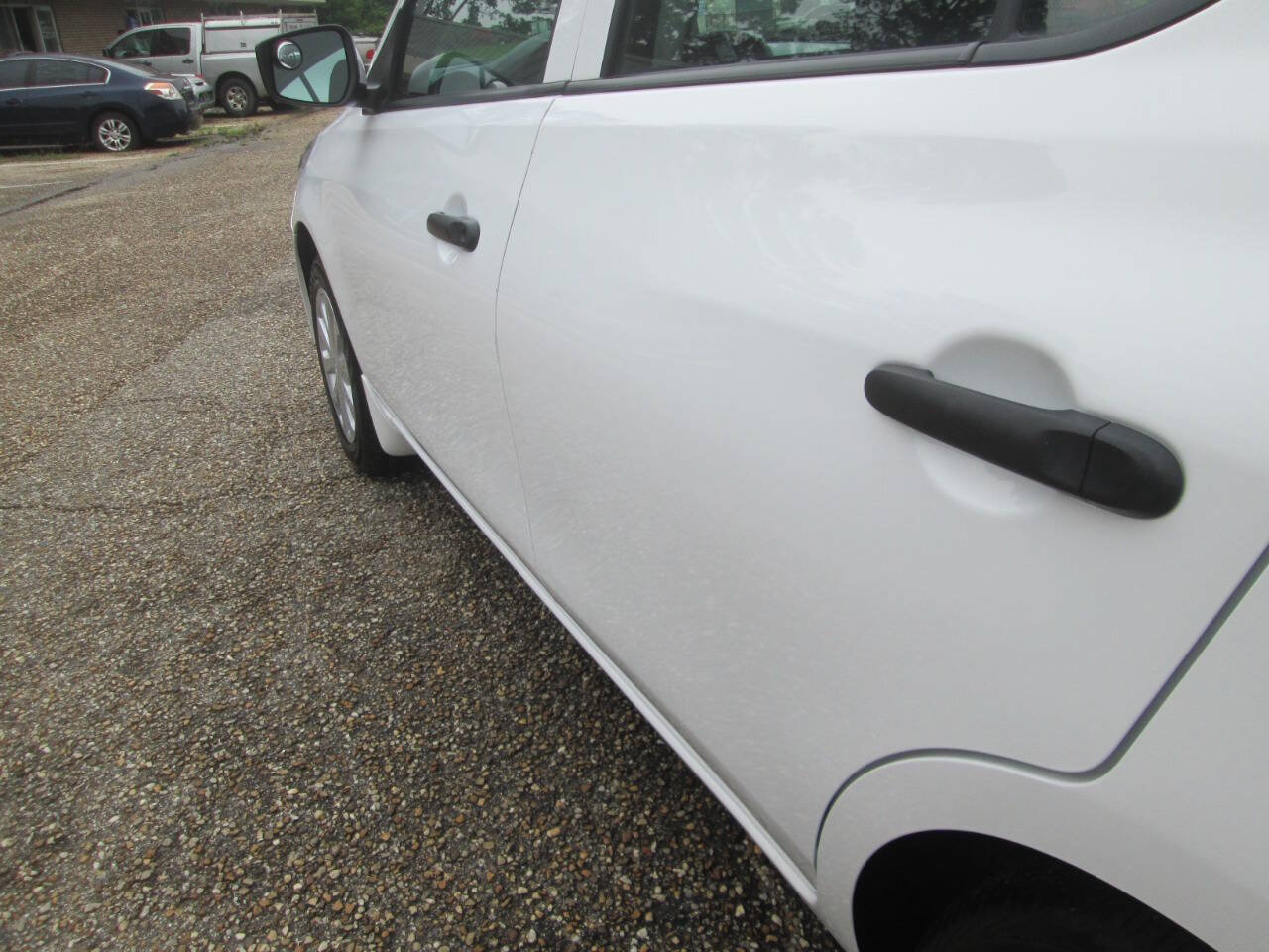 Used 2019 Nissan Versa S FWD image 12