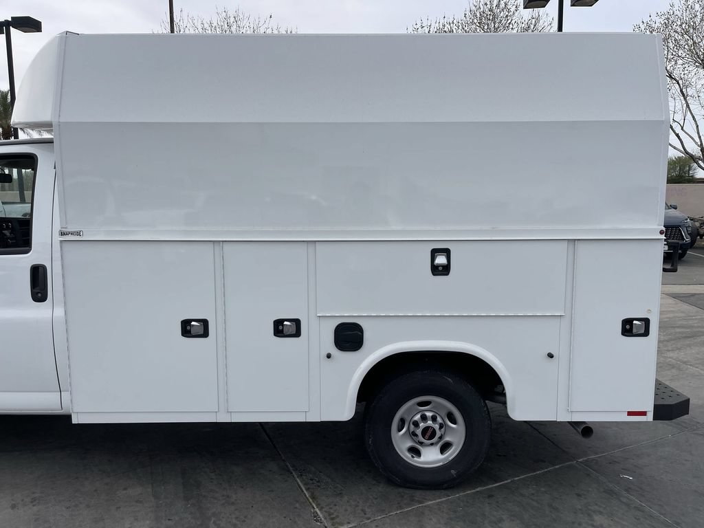 New 2025 GMC Savana 3500 w/ Power Convenience Package RWD image 24