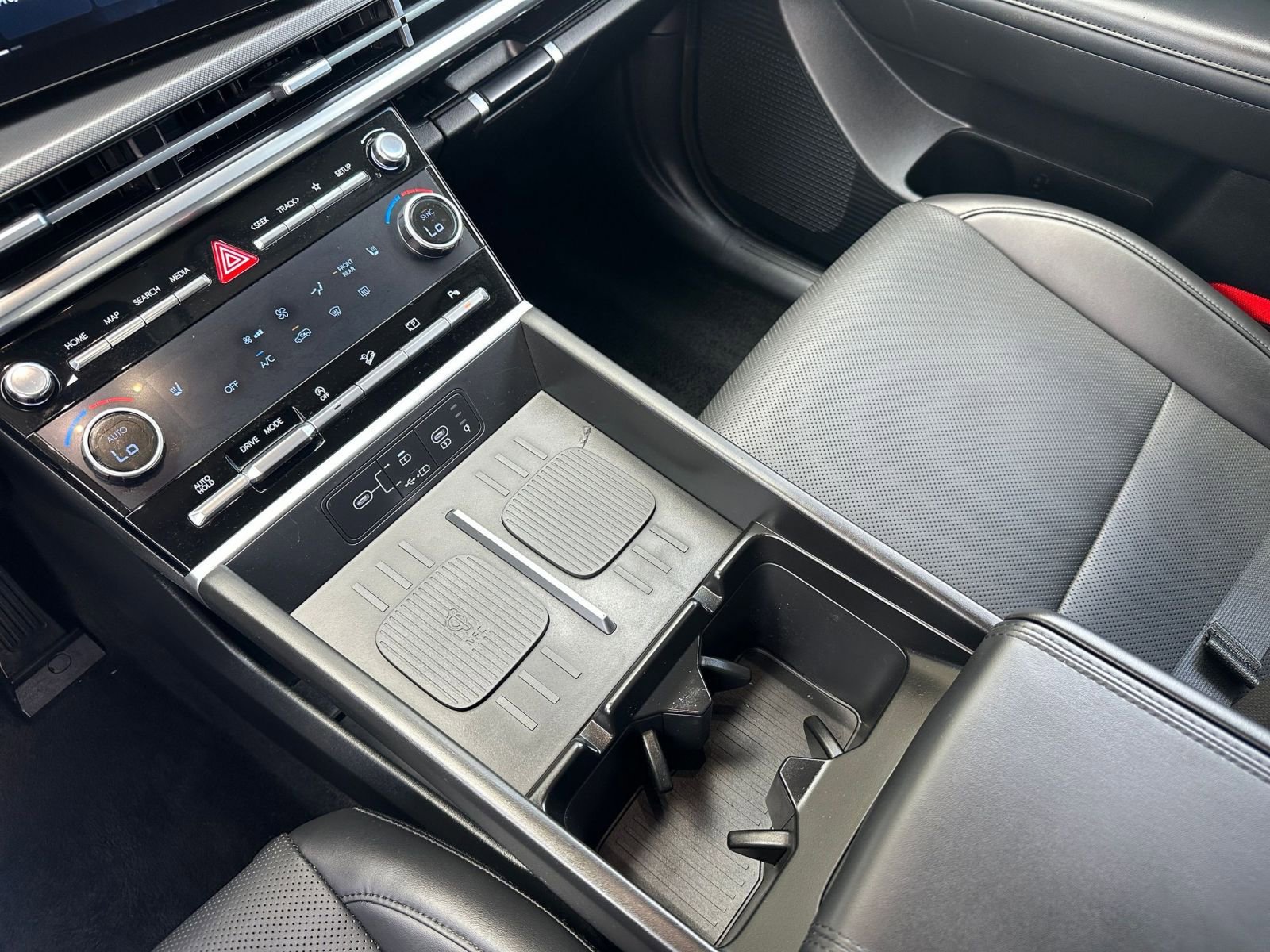 Used 2025 Hyundai Santa Fe SEL image 43