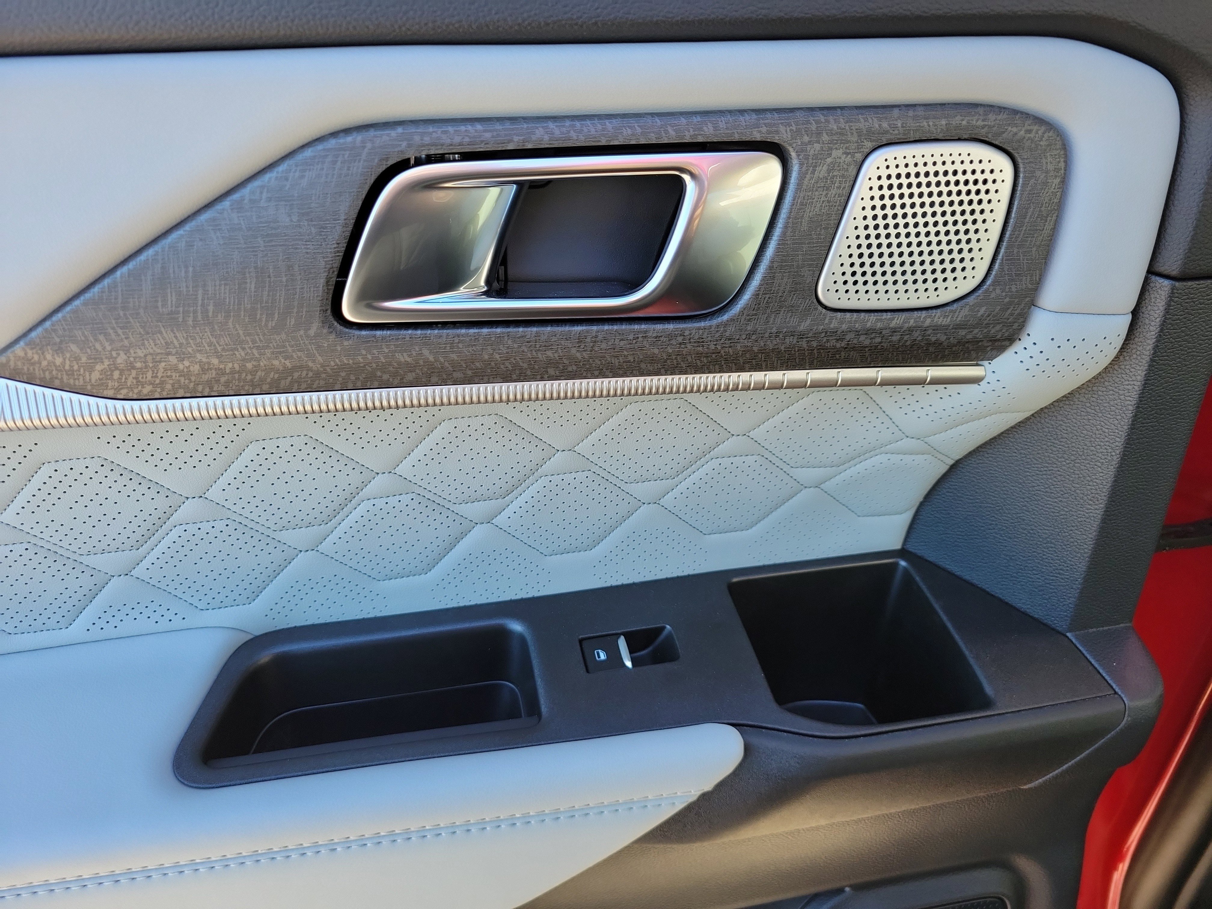 New 2026 Ford Explorer Platinum w/ LUX Leather Package image 21