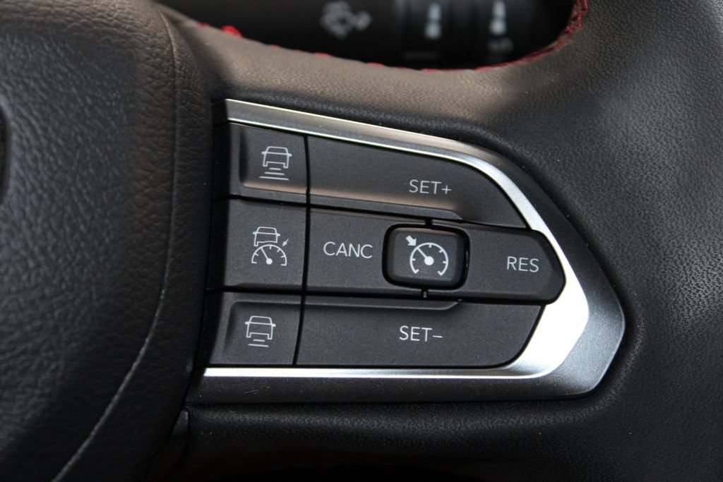 Used 2024 Jeep Compass Trailhawk AWD/4WD image 31