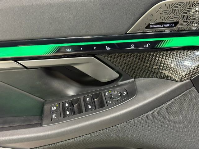 Used 2025 BMW M5 w/ Executive Package image 14