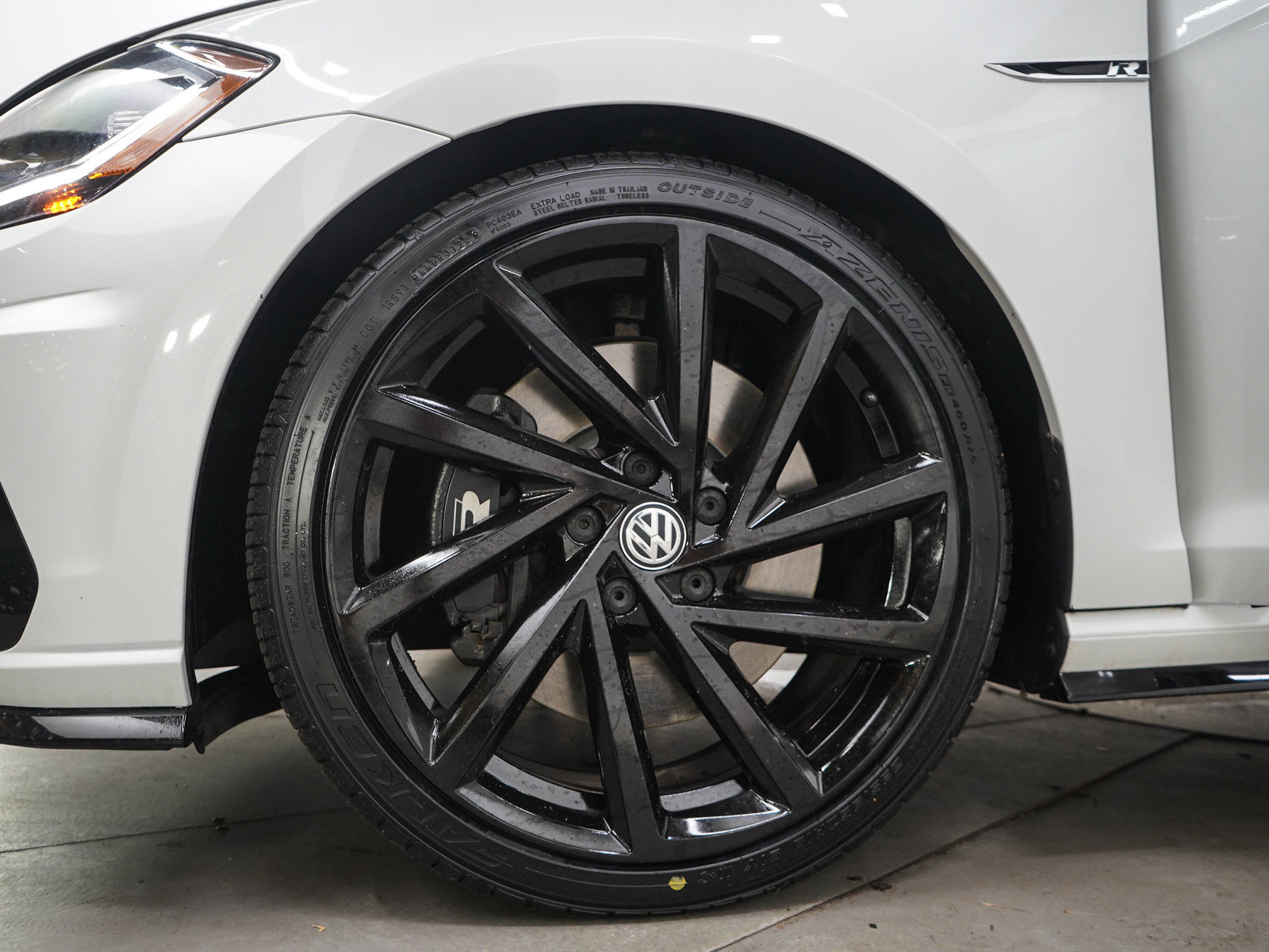Used 2018 Volkswagen Golf R 4-Door AWD/4WD image 27