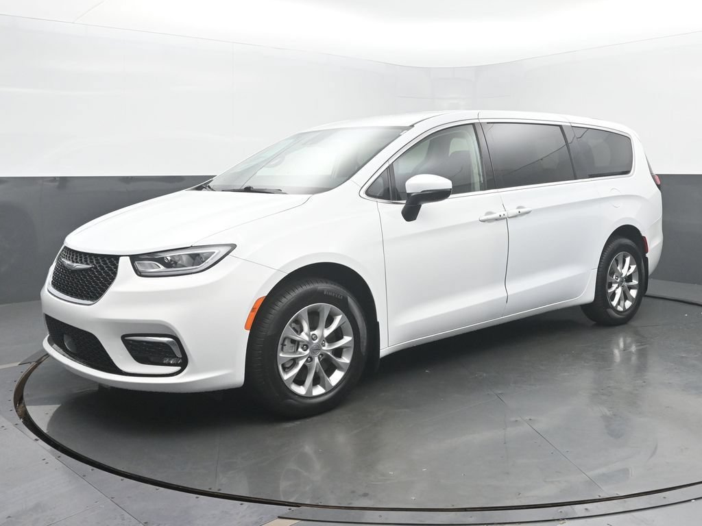 Used 2023 Chrysler Pacifica Touring-L