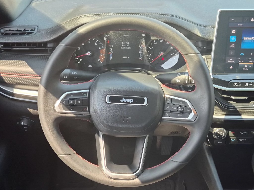 Used 2025 Jeep Compass Trailhawk AWD/4WD image 23
