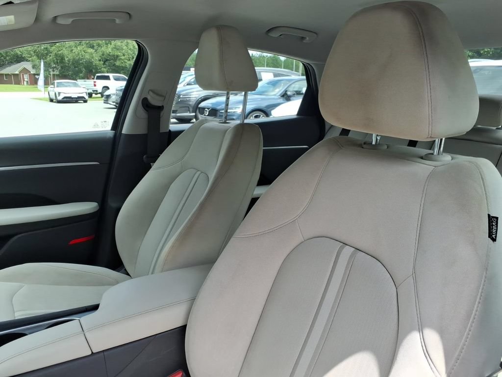 Used 2025 Hyundai Sonata SEL FWD image 16