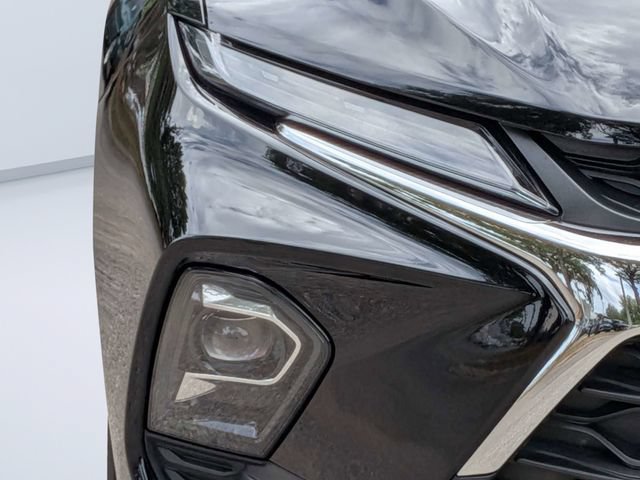 Used 2025 Chevrolet Blazer LT FWD image 9