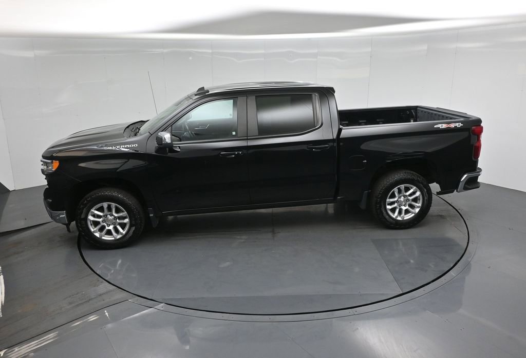 Used 2022 Chevrolet Silverado 1500 LT AWD/4WD image 42