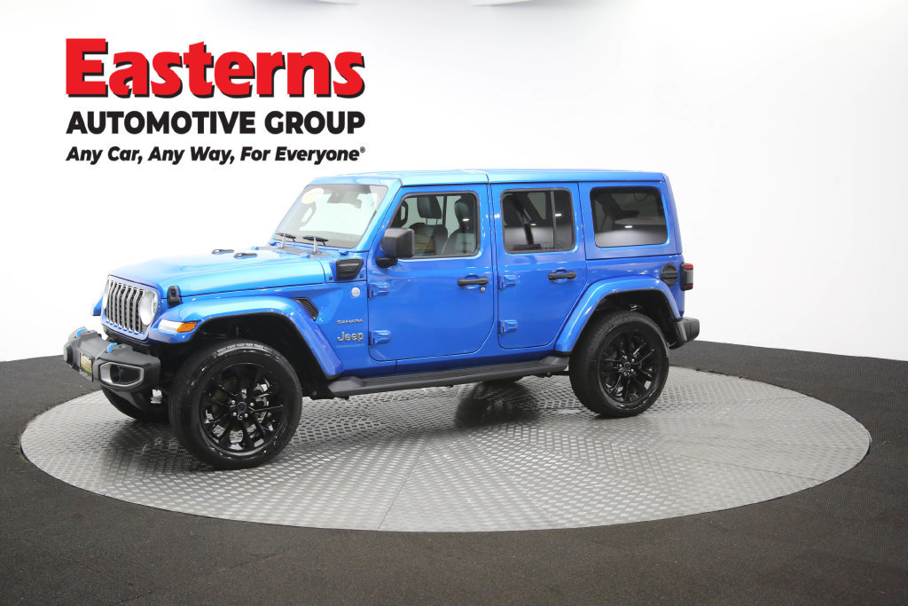 Used 2024 Jeep Wrangler Unlimited Sahara w/ Technology Group AWD/4WD image 59