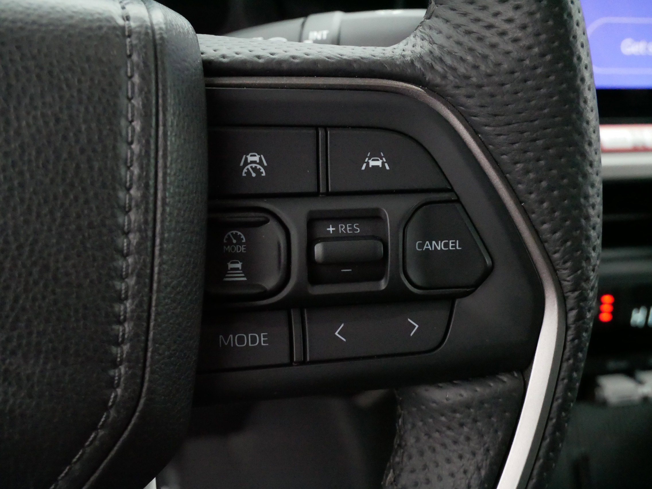 Used 2025 Toyota Tacoma TRD Sport w/ TRD Sport Upgrade Package image 25