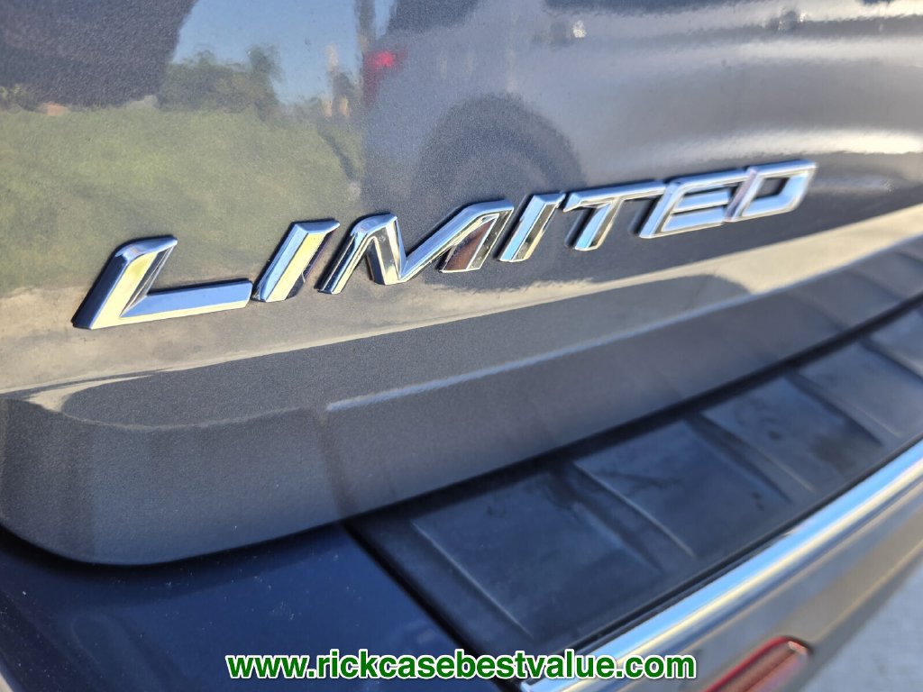 Used 2021 Ford Explorer Limited w/ Equipment Group 301A RWD image 16