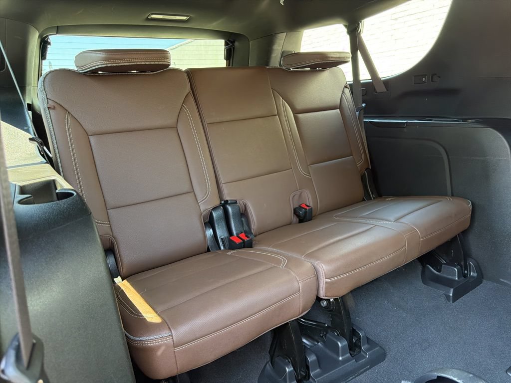 Used 2022 Chevrolet Suburban High Country AWD/4WD image 12