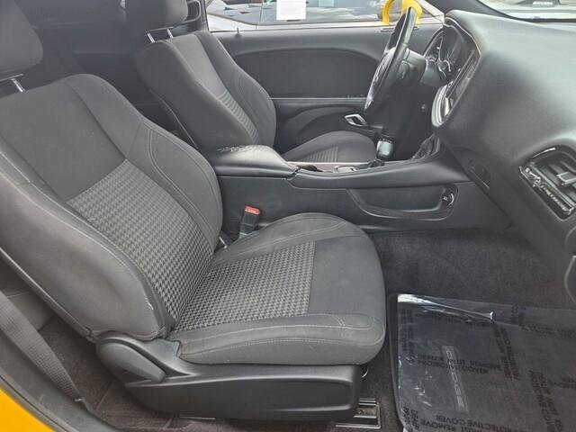 Used 2017 Dodge Challenger R/T w/ Blacktop Package RWD image 21