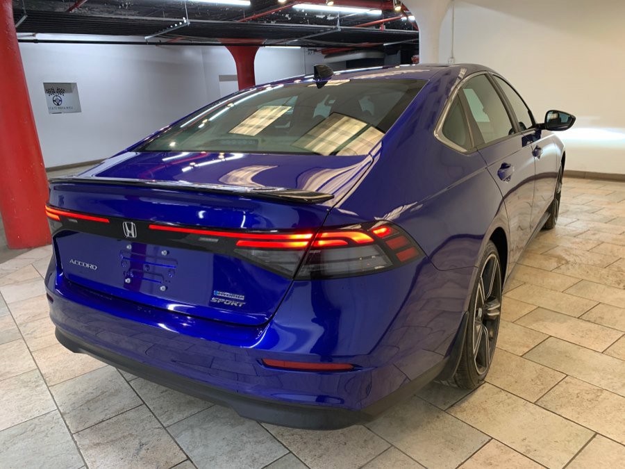 Used 2024 Honda Accord Sport image 9