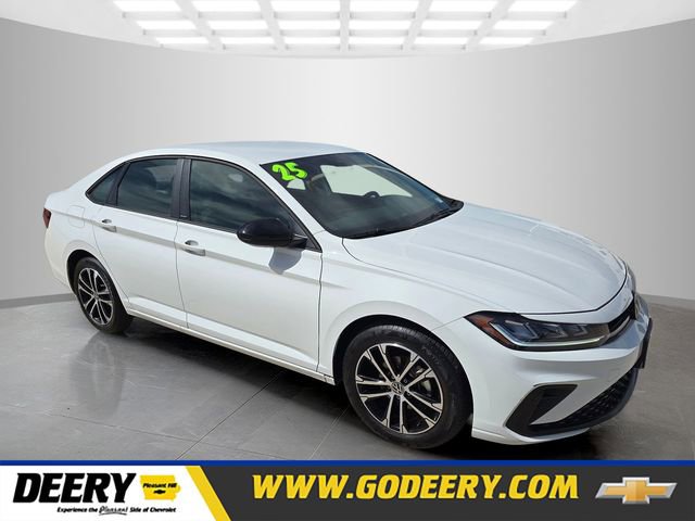Used 2025 Volkswagen Jetta Sport FWD image 1