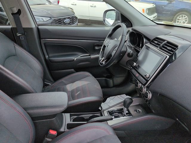 Used 2025 Mitsubishi Outlander Sport AWD image 10