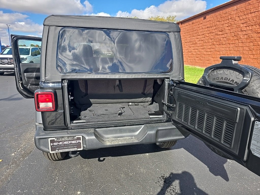Used 2025 Jeep Wrangler Sport image 14