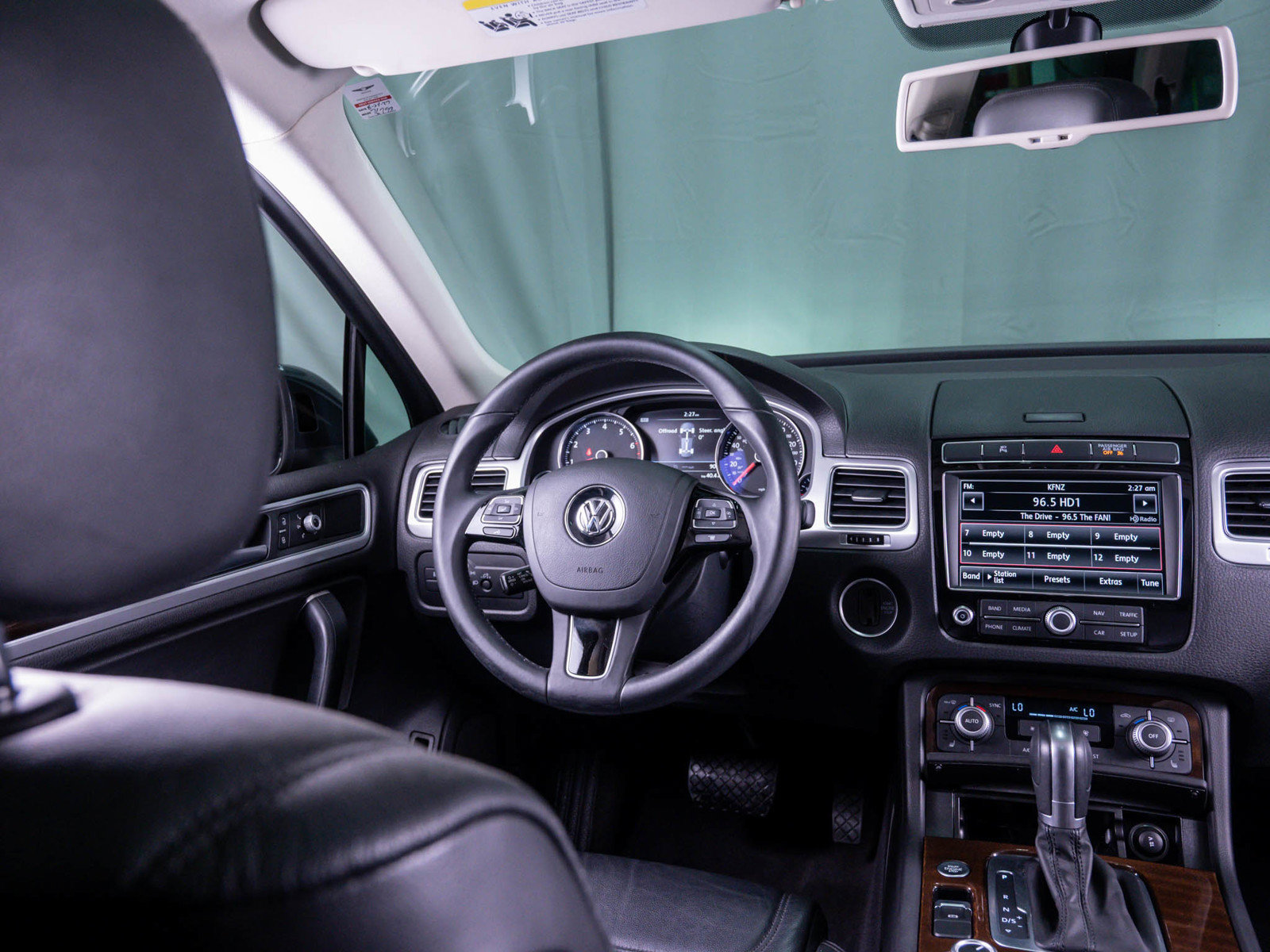 Used 2015 Volkswagen Touareg VR6 AWD/4WD image 14